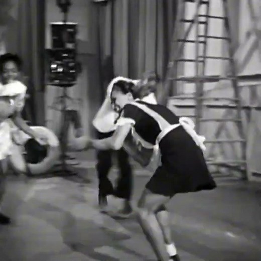 Hellzapoppin' (1941) - Insane Lindy Hop Scene! (Congaroo Dancers) #hellzapoppin #1940sdance