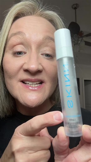 🫶🏻 Really soft lips with this 6x lip serum. @SKINN Cosmetics 🫶🏻