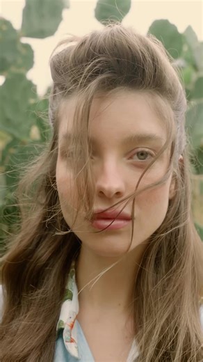 The Replenish range is crafted to repair and strengthen fragile, damaged hair. For an extra moment of care, take 10 minutes with one of our masks: Light for fine to medium hair, or Rich for thicker, coarser textures.