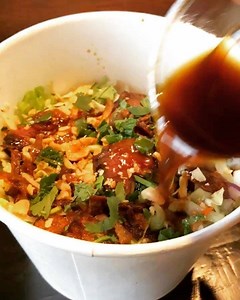 THE CHEF’S SALAD Asian Salad, Rice noodles, Crispy Shallots, Peanuts, Herbs, Soy Vinaigrette. Choice of Soy Garlic Beef or Six Spice Chicken. | Asian Box