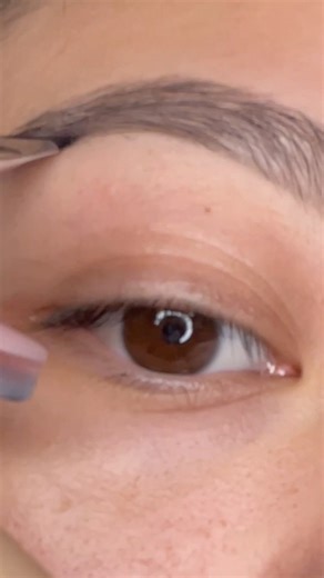 5.1K views · 61 reactions | #tutorialdecejas #maquillaje #tutorialdemaquillaje #CejasPerfectas #makeuptutorial #makeup #makeuphacks | It’s Frida | Facebook