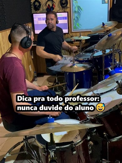 Duelo de Bateria Assustador: Alunos em Ação!