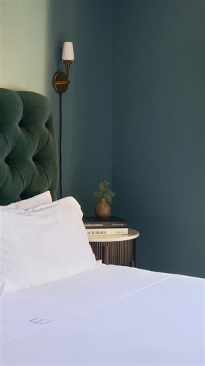 Emeline on Instagram: "Get cozy in Charleston with a stay that feels as welcoming as the city itself. Settle into a stylish suite, enjoy a $50 dining credit at @clerkscoffeeco, @frannieandthefox, or The Den, and take home an Emeline plush robe as a reminder of your escape ✨️⁠ ⁠ Link in bio to book our Cozy in Charleston offer🔗"
