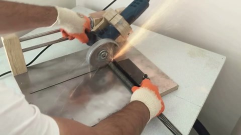 Master Workshop Projects with a Custom Wooden Bench Vise & Removable Metal Vise Combo