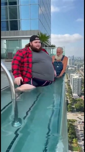 Bubba vs The Infinity Pool #funny #funnyshorts #bubba