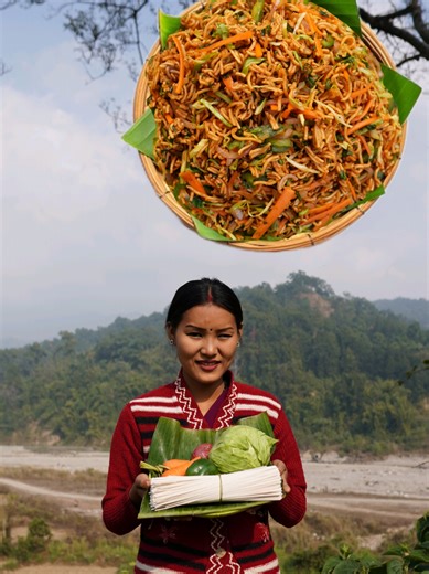 Bombay Chinese Bhel - crispy, spicy street-style snack. #BombayChineseBhel #StreetFood #IndoChinese #trending #fyp