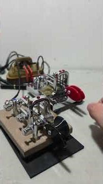 Vibrokeyer vs. Iambic #cw #morsecode #retro #vibroplex #hamco #hamradio