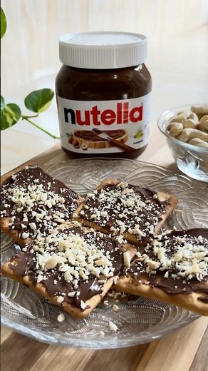Nutella Cream Crackers with Cashew 🍪