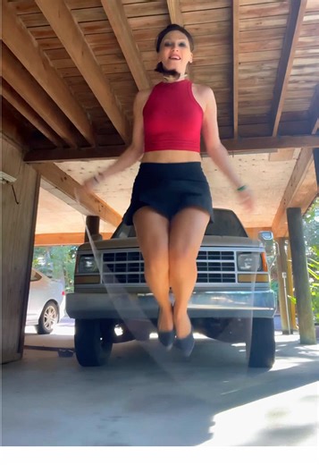 Jumping #jumpropes #workoutmotivation #jumpropevideos #cardio #cardioworkout