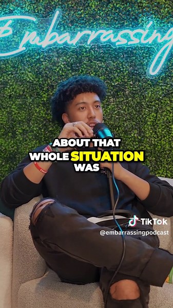 all these cameras and still cant caught in 4k 📸 #embarrassingpodcast#embarrassing#clips