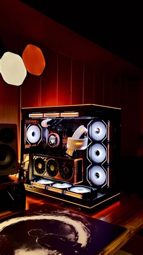 Create Setup on Instagram: "Build: 🤍❤️ #gamingsetup #gamingroom #deskgoals #pcsetup #desksetup#desk #deskdecor #gamingpc #pc #setupgamer #setup #setupwars #setupinspiration #dreamsetup #lianli"