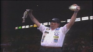 David Fritts took home the 1993 Bassmaster Classic at Logan Martin with none other than a crankbait! Fritts etched his name in history in his first attempt in the Classic! #bassmasterclassic #bassfishing #davidfritts | Bassmaster