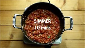 7.4K views · 90 reactions | Who's a curry fan? This is a very easy recipe for a tasty, light, flavoursome prawn curry that would go down a treat if you're looking for an easy mid-week meal  . ✅ Full recipe and all the macros here: https://www.foodforfitness.co.uk/recipes/prawn-curry/ | Scott Baptie | Facebook