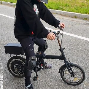DIY E-Bicycle from an Old E-Unicycle Partner: Dwarf Sin드워프신 YT: https://www.youtube.com/@DwarfSin | Bored Panda Art