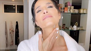 “Turkey neck” happens when neck muscles weaken and skin loses elasticity, both of which are natural with aging, and can lead to droopy skin. We teamed up with RoC Skincare for tips on preventing unwanted wrinkles on the neck. | Inside Edition