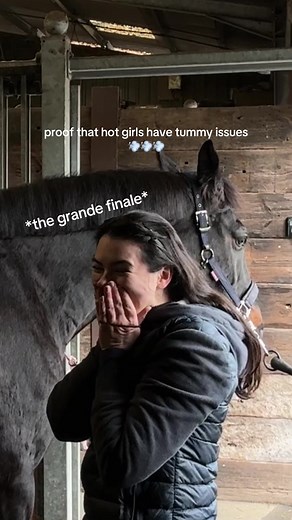 when I tell you I could not believe my ears 😂😂 also how does she fart like this while keeping a totally expressionless face bahahah horses are so graceful 🐴👸🏻 #equestrian #horsegirl #fail #funnyanimals