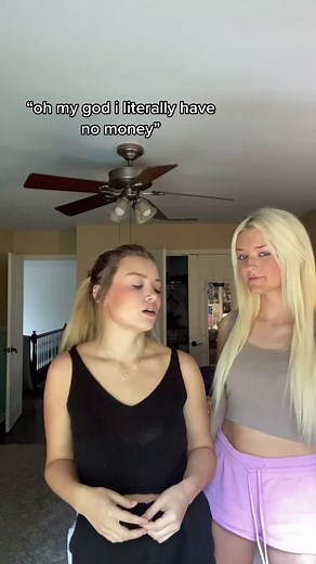 thetwoblondebitchs on TikTok