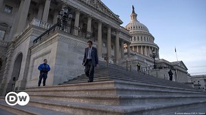 US Congress eases banking regulation