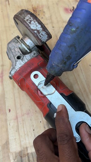 Chuck key holder made with hot glue #AmericanMade #SmartSolution #QuickFix