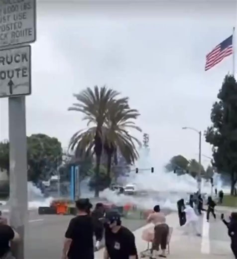 ICE tries to raid Home Depot located at 6400 Alondra Blvd. Paramount, CA Protesters are able to successfully stop them. #resist 6/7/2025 @12 pm | Trans Army