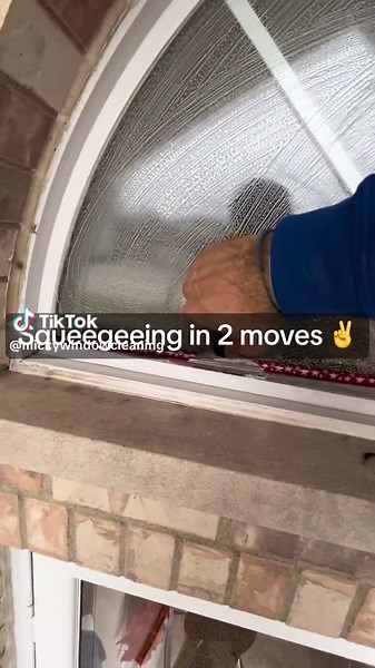 Best way to squeegee a window ✌️ #windowcleaning #windowcleaner #oddlysatisfying #satisfyingvideo #cleantiktok #squeegee #cleaningtips #cleaninghacks #cleantok #satisfyingcleans #satisfying