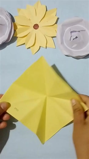 4.7K views · 27 reactions | DIY Paper Snowflake ❄️殺 Paper Crafts Tutorial #diy #papercraft #snowflakes #crafts #chritsmascrafts #fbyシreelsviral | TN Crafts | Facebook