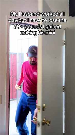 Need the bounce back everyone’s talking about✨ now👇🏼 #postpartum #momtok #fitnessjourney #husband #bounceback