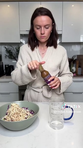 Robe Dinner: Easy 10-Minute Satay Salad Recipe