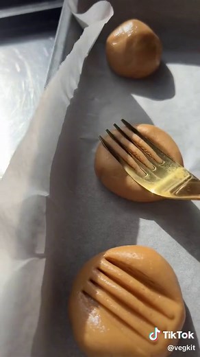 Easy Two-Ingredient Peanut Butter Maple Syrup Cookies