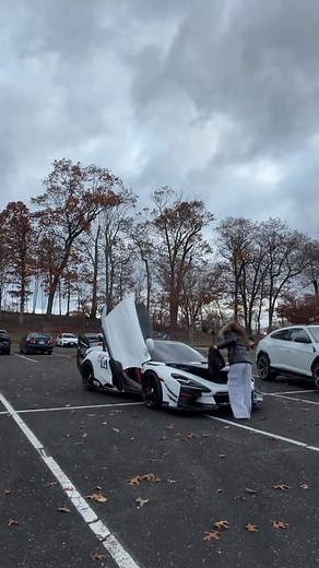 VLOG as a college freshman living in America | Flo | Facebook