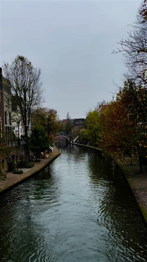Addentrati nel cuore di Utrecht e passeggia lungo i suoi iconici canali! 🚲💙 Dai moli più nascosti ai caffè accoglienti, questa città ha davvero molto da offrire. Quale luogo esploreresti per primo?Hai già visitato i Paesi Bassi? Raccontaci la tua esperienza nei commenti 🌟👇#secretescapes #secretescapesitalia #utrecht #paesibassi #netherlands #ideediviaggio #viaggi #viaggio #viaggiareineuropa #destinazioni #mete | Secret Escapes