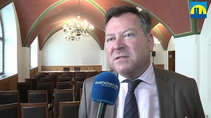 Bürgermeister Josef Schmid zählt die Eckpunkte des neuen Oktoberfest-Sicherheitskonzepts auf - und erklärt, warum die Wiesn trotzdem die Wiesn bleibt. Weitere Infos gibt es hier: http://www.muenchen.de/veranstaltungen/oktoberfest/oktoberfestnews/2016/neues-sicherheitskonzept-fuer-das-oktoberfest-2016.html?utm_source=facebook&utm_medium=portal&utm_campaign=news | Oktoberfest