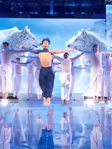 Il palco è tutto per Nicola! #davedere #amici25 @nicolamarchionni3 | nicola