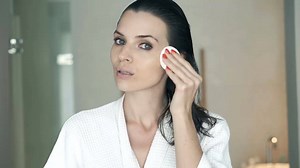 Reduce the look of wrinkles, sagging skin and fine lines with this affordable and effective skin tightening treatment. | LifeCell Skin