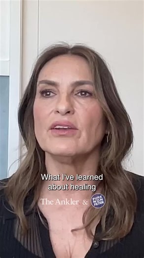 The Ankler on Instagram: "Mariska Hargitay opens up about the emotional journey behind ‘My Mom Jayne,’ telling Thom Powers how confronting long-held family secrets and speaking openly about what she carried helped her move toward healing.⁠ ⁠ She reflects on the power of letting someone bear witness and how vulnerability can create a space where viewers connect with their own stories safely and privately. The film has already prompted people to share their experiences with her, and she describes 
