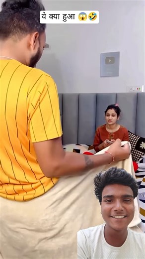 Introducing the "VitaWear SmartBand," a next-generation wearable gadget❤️ 128