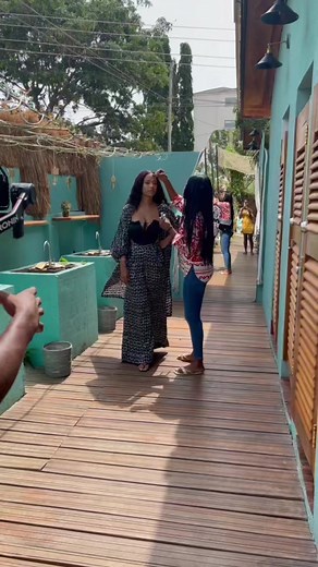 When your job description is looking good. Behind the scenes of a work photoshoot!#fyp #bts #model