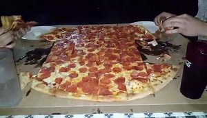 Gus's New York Pizza Challenge 32' INCH NY GIANT! CAN YOU HANDLE IT? MUST WATCH! FUNNIEST VIDEO SO FAR! 2017 GUS'S NEW YORK PIZZA & BAR LOCATED ON 91ST AVENUE AND THOMAS RD. | Gus's New York Pizza & Bar