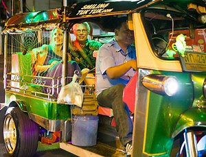 Bangkok Join-in & Private Tuk Tuk Tours | Best Eats at Midnight