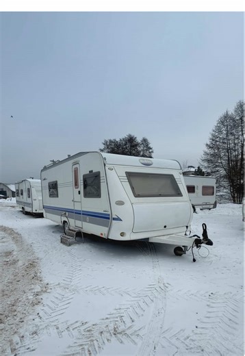 Hobby 540 WLU 2006 – idealna przyczepa na wakacje