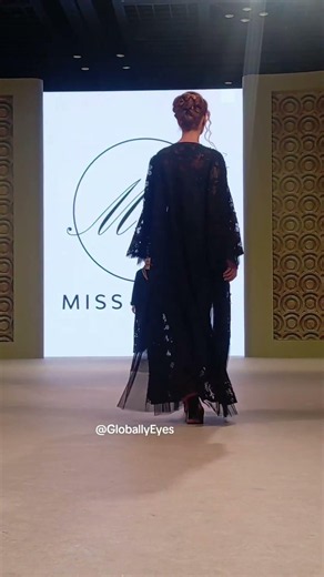 V29 Flowing into the week with MISS CLASSY 🖤🤍 #AbayaStyle
