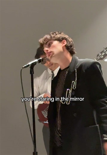 Johnny Orlando - Slow Me Down: Lyrics and Meaning