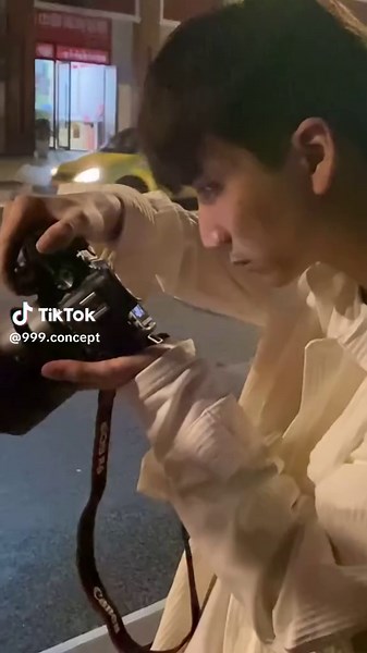 Creative Payphone Photography Concepts for TikTok