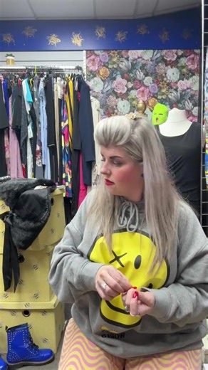 This live has ended, please send a message with any enquiries 😉🐝 | The Bee's Knees Preloved Boutique