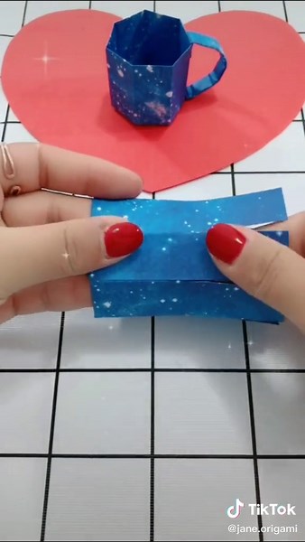 Cups that can't hold water🤣#YoplaitCupRelay #couplelove #tiktokdiy #origami #paper_origami #foryou