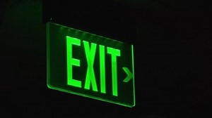 「Green Exit Sign Dark Showing Way」の動画素材（ロイヤリティフリー）24144202 | Shutterstock