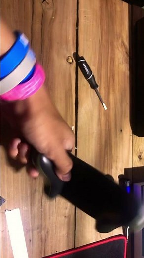 How to take apart an Xbox one controller