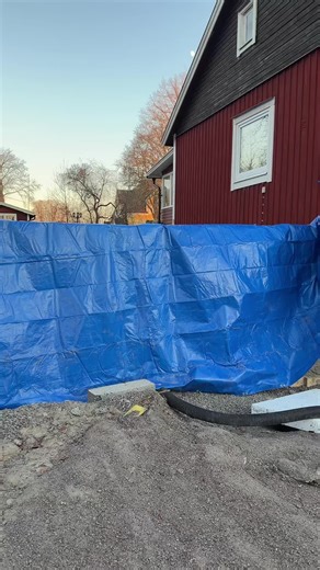 TAAADAA!!!!! Vi har en MUR!!! Och ”snart” 45 kvm utbyggnad 😍💃🏻🍾 #byggahus #foryoupagе #hus #renovering