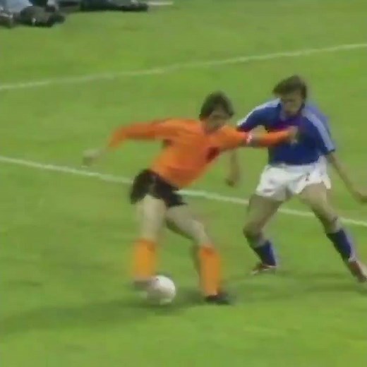 The Iconic Cruyff Turn | Football’s Most Legendary Skill Move 🌀⚽️