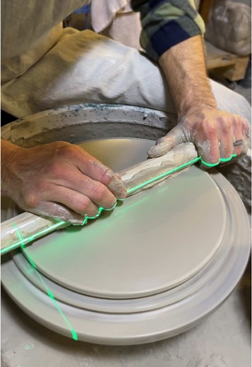 PLATES! I love a good system so here it is. If you’re watching close you might notice a couple of tools that help me keep things tight and consistent - a pipe, lazer level and a wood profile tool. I cut the wood tool to establish the outside angle and to include the foot. This limits the amount of trimming I need to do to define the outside of the foot and makes the angle more consistent from plate to plate. These are a blast to make and the system makes it more satisfying! I can’t wait to see t